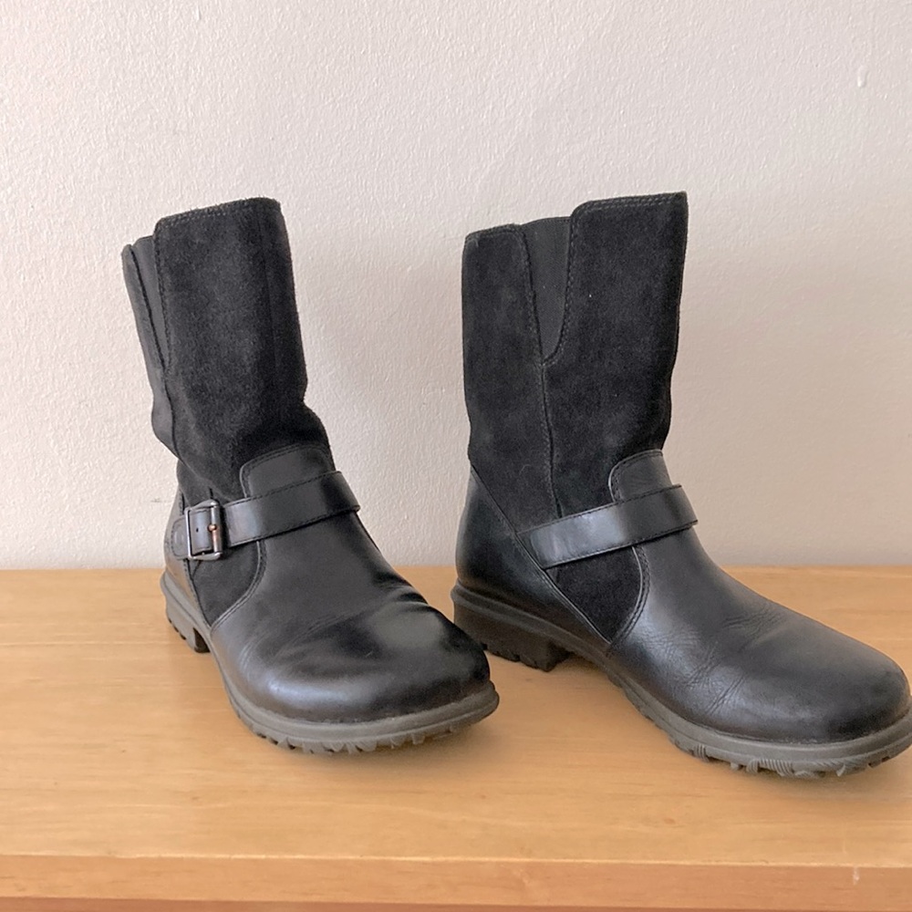 Bogs Pearl black leather and suede boots